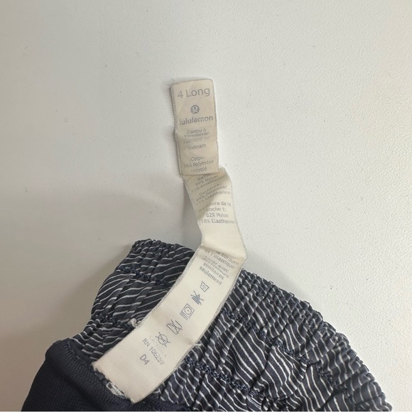 Lululemon Hotty-Hot Short Blue Striped 2.5” Size 4 Tall Zip Pocket Running Yoga - Picture 7 of 11